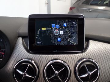 Mercedes-Benz B-Klasse 180 Ambition, Dealer onderhouden!!, Navigatie, Panodak, Clima con
