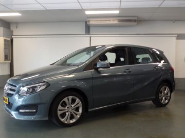Mercedes-Benz B-Klasse 180 Ambition, Dealer onderhouden!!, Navigatie, Panodak, Clima con