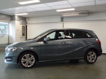 Mercedes-Benz B-Klasse 180 Ambition, Dealer onderhouden!!, Navigatie, Panodak, Clima con