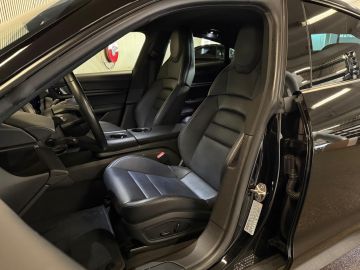 Porsche Taycan Performance 84 kWh 381 PK-WARMTEPOMP-ADAPTIEVE CRUISE-PASM-STOELV