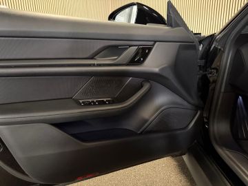 Porsche Taycan Performance 84 kWh 381 PK-WARMTEPOMP-ADAPTIEVE CRUISE-PASM-STOELV