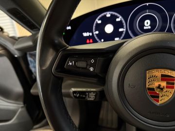 Porsche Taycan Performance 84 kWh 381 PK-WARMTEPOMP-ADAPTIEVE CRUISE-PASM-STOELV