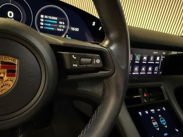 Porsche Taycan Performance 84 kWh 381 PK-WARMTEPOMP-ADAPTIEVE CRUISE-PASM-STOELV