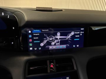 Porsche Taycan Performance 84 kWh 381 PK-WARMTEPOMP-ADAPTIEVE CRUISE-PASM-STOELV