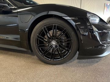 Porsche Taycan Performance 84 kWh 381 PK-WARMTEPOMP-ADAPTIEVE CRUISE-PASM-STOELV