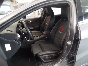 Mercedes-Benz A-Klasse 180 Business Solution Navigatie, Achteruitrijcamera, Cruise contr