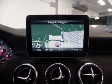 Mercedes-Benz A-Klasse 180 Business Solution Navigatie, Achteruitrijcamera, Cruise contr