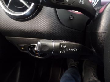 Mercedes-Benz A-Klasse 180 Business Solution Navigatie, Achteruitrijcamera, Cruise contr