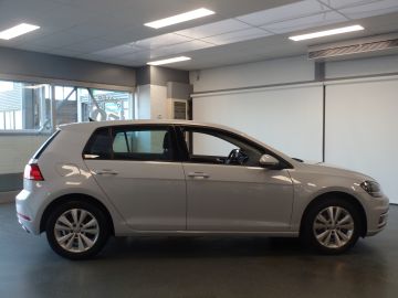 Volkswagen Golf 1.0 TSI Comfortline Navigatie, Clima controle, Cruise controle, P