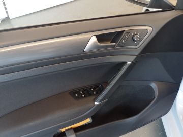 Volkswagen Golf 1.0 TSI Comfortline Navigatie, Clima controle, Cruise controle, P