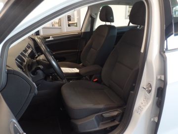 Volkswagen Golf 1.0 TSI Comfortline Navigatie, Clima controle, Cruise controle, P