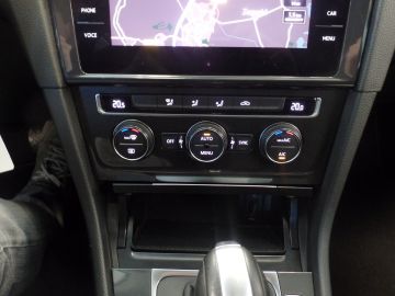 Volkswagen Golf 1.0 TSI Comfortline Navigatie, Clima controle, Cruise controle, P