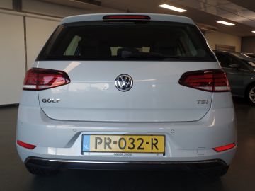 Volkswagen Golf 1.0 TSI Comfortline Navigatie, Clima controle, Cruise controle, P