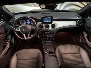 Mercedes-Benz GLA 200 AMG STYLING-PANORAMA-STOELVERWARMING-XENON-TREKHAAK-DEALER ON