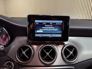 Mercedes-Benz GLA 200 AMG STYLING-PANORAMA-STOELVERWARMING-XENON-TREKHAAK-DEALER ON