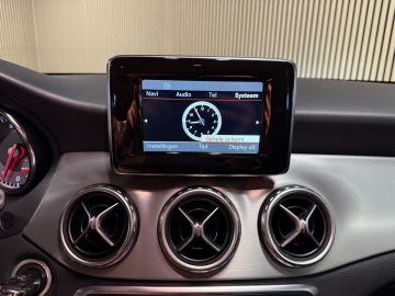 Mercedes-Benz GLA 200 AMG STYLING-PANORAMA-STOELVERWARMING-XENON-TREKHAAK-DEALER ON