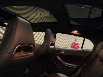 Mercedes-Benz GLA 200 AMG STYLING-PANORAMA-STOELVERWARMING-XENON-TREKHAAK-DEALER ON