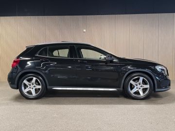 Mercedes-Benz GLA 200 AMG STYLING-PANORAMA-STOELVERWARMING-XENON-TREKHAAK-DEALER ON