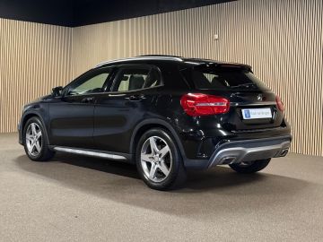Mercedes-Benz GLA 200 AMG STYLING-PANORAMA-STOELVERWARMING-XENON-TREKHAAK-DEALER ON