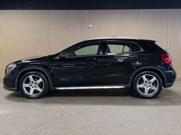 Mercedes-Benz GLA 200 AMG STYLING-PANORAMA-STOELVERWARMING-XENON-TREKHAAK-DEALER ON