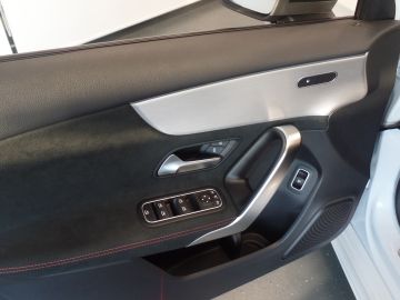 Mercedes-Benz A-Klasse 180 Business Solution AMG Full options, Amg pakket!!, Navigatie, 