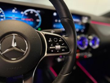 Mercedes-Benz EQA 300 4 Matic Progressive 67 kWh-5 JAAR GARANTIE-SOH 98%-DODEHOEK-C