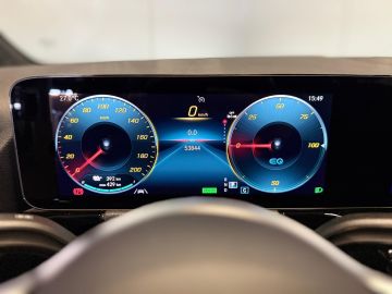 Mercedes-Benz EQA 300 4 Matic Progressive 67 kWh-5 JAAR GARANTIE-SOH 98%-DODEHOEK-C