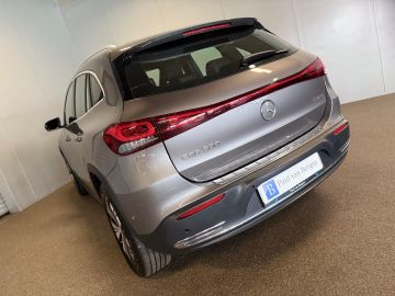 Mercedes-Benz EQA 300 4 Matic Progressive 67 kWh-5 JAAR GARANTIE-SOH 98%-DODEHOEK-C