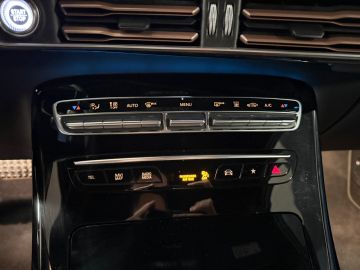 Mercedes-Benz EQC 400 4MATIC 80 kWh-SOH 95%-AMG STYLING-TREKHAAK-MEMORY-STOELVENTIL