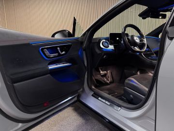 Mercedes-Benz EQE 300 AMG Styling 89 kWh-PANORAMA-NIGHT-MEMORY-ACC-CAMERA-ZEER COMP