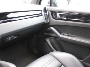 Porsche Cayenne 3.0 E Hybrid-PANORAMA-LUCHTVERING-SPORT CHRONO-ADAP. STOELEN-COMP