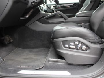 Porsche Cayenne 3.0 E Hybrid-PANORAMA-LUCHTVERING-SPORT CHRONO-ADAP. STOELEN-COMP