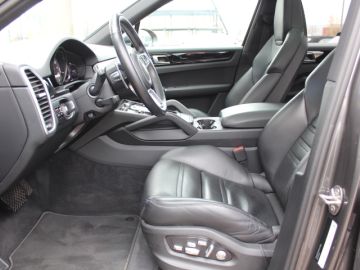 Porsche Cayenne 3.0 E Hybrid-PANORAMA-LUCHTVERING-SPORT CHRONO-ADAP. STOELEN-COMP