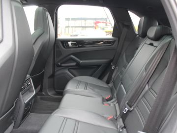 Porsche Cayenne 3.0 E Hybrid-PANORAMA-LUCHTVERING-SPORT CHRONO-ADAP. STOELEN-COMP