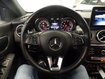 Mercedes-Benz CLA Shooting Brake 180 Prestige Automaat Navigatie, Achteruitrijcamer