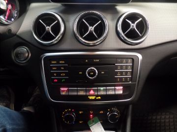 Mercedes-Benz CLA Shooting Brake 180 Prestige Automaat Navigatie, Achteruitrijcamer