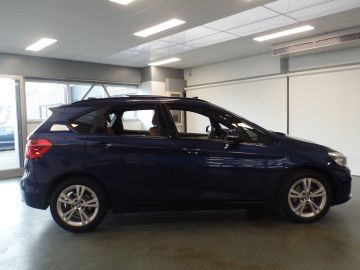 BMW 2 Serie Active Tourer 220i Executive Automaat 192pk!! Full options!, Navi
