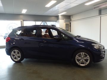 BMW 2 Serie Active Tourer 220i Executive Automaat 192pk!! Full options!, Navi