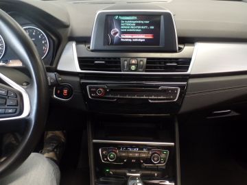 BMW 2 Serie Active Tourer 220i Executive Automaat 192pk!! Full options!, Navi