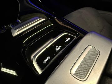 Mercedes-Benz CLE Cabriolet 200 AMG STYLING-AIRSCARF-MEMORY-360 CAMERA-TREKHAAK-ZEE