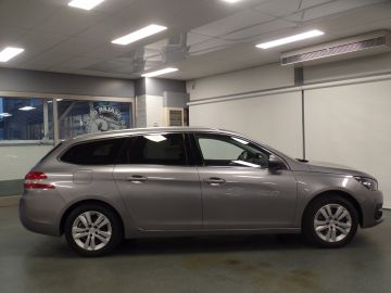 Peugeot 308 SW 1.2 PureTech Blue Lease Premium, Automaat!! Full options, Navi