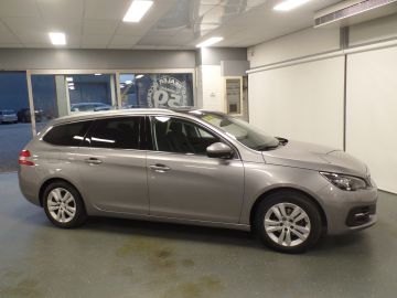 Peugeot 308 SW 1.2 PureTech Blue Lease Premium, Automaat!! Full options, Navi