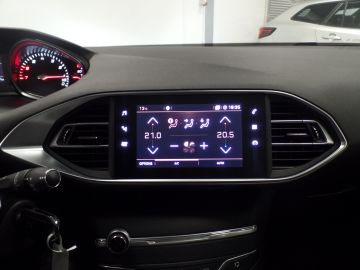 Peugeot 308 SW 1.2 PureTech Blue Lease Premium, Automaat!! Full options, Navi