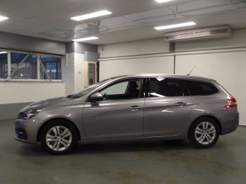 Peugeot 308 SW 1.2 PureTech Blue Lease Premium, Automaat!! Full options, Navi