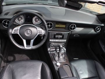 Mercedes-Benz SLK 200 Automaat-AIRSCARF-NAVIGATIE-LEDER-PTS-STOELVERWAMING