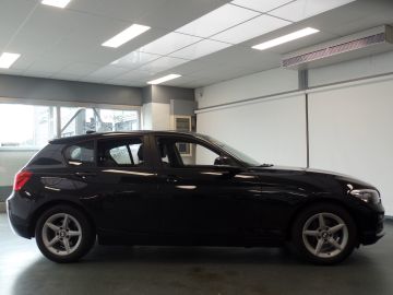 BMW 1 Serie 116i Corporate Lease Executive 5Drs, Zwart leder, Navigatie, Elek