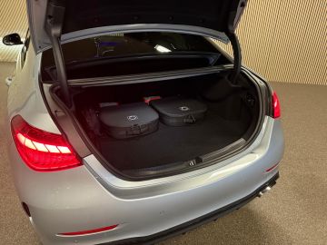Mercedes-Benz C-Klasse 300e AMG STYLING-MEMORY-NIGHT-SFEERVERLICHTING-CARPLAY-ZEER COMPL