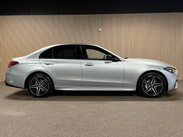 Mercedes-Benz C-Klasse 300e AMG STYLING-MEMORY-NIGHT-SFEERVERLICHTING-CARPLAY-ZEER COMPL
