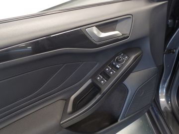 Ford Focus Wagon 1.0 EcoBoost ST Line X Business 125pk!!, Clima controle, Cr