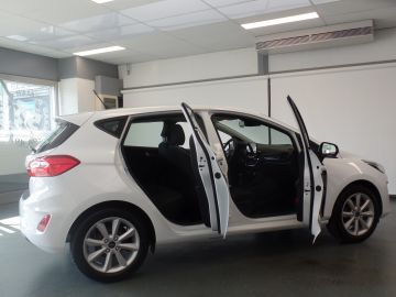 Ford Fiesta 1.1 Trend, 5drs Navigatie, Airco, Elek ramen/spiegels, Pdc, Lm ve